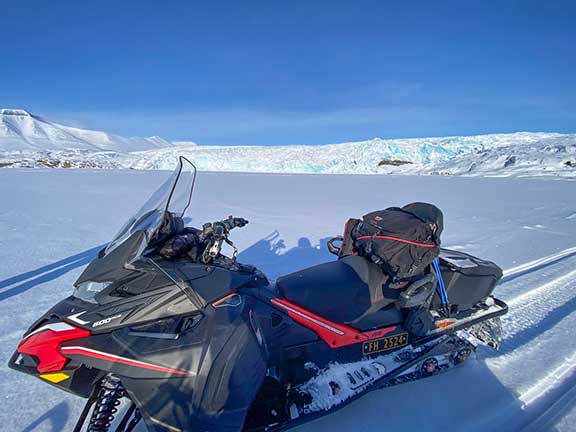 Polar bear snowmobile trip