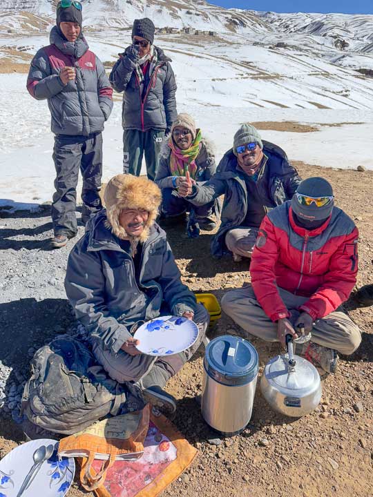 The porters having lunch