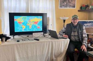 Dr. P giving a wildlife photography lecture